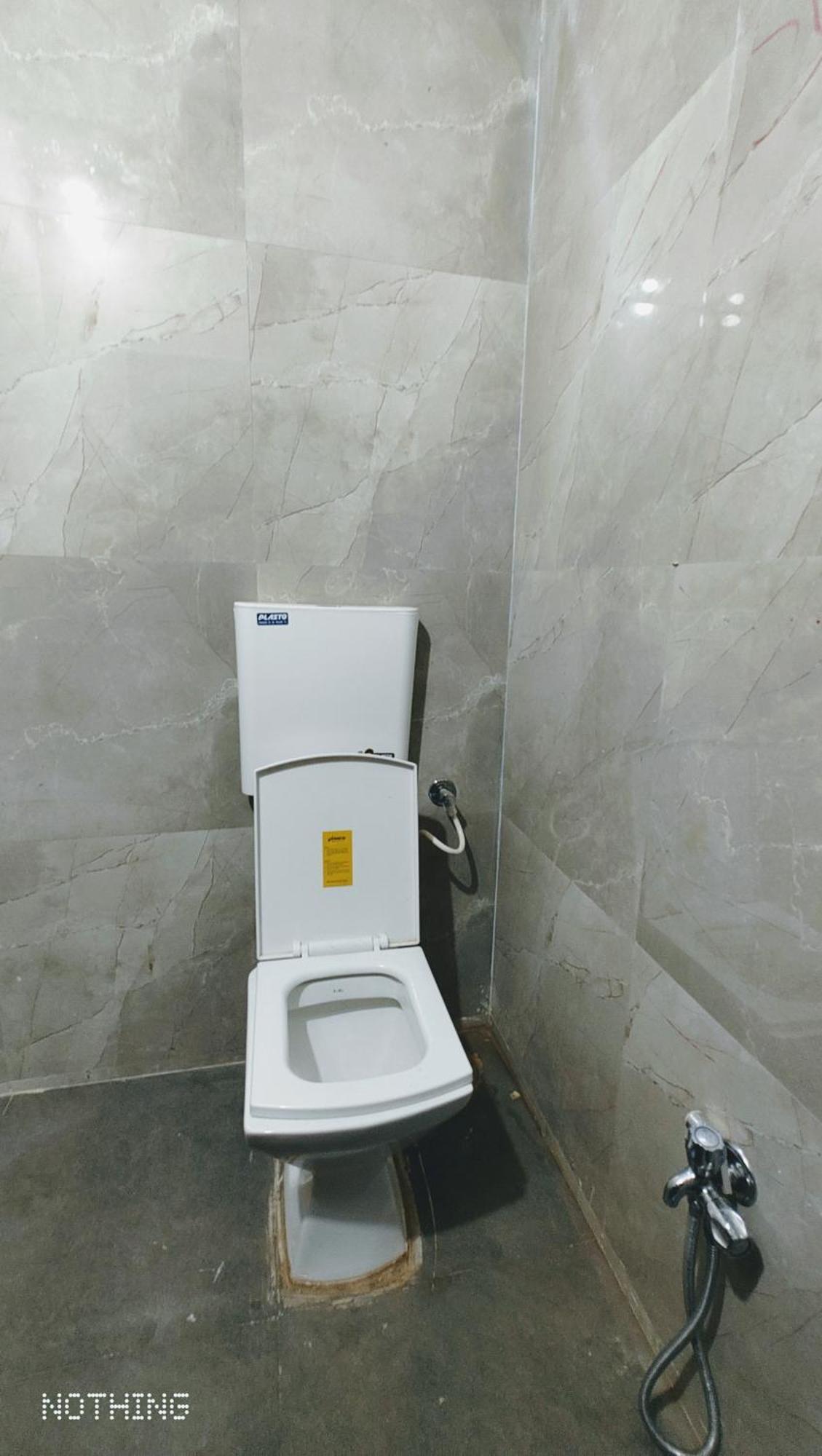 Aadishkti Bhakt Nivas Hotel Tuljapur Buitenkant foto