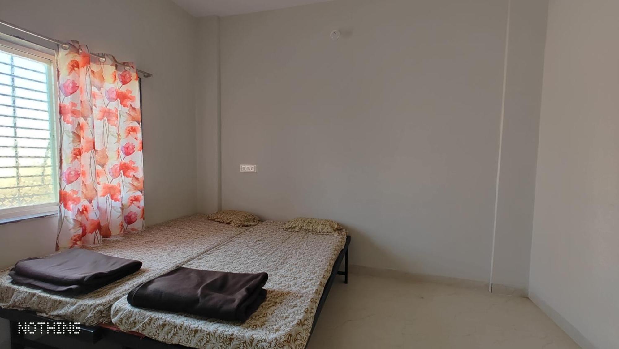 Aadishkti Bhakt Nivas Hotel Tuljapur Buitenkant foto